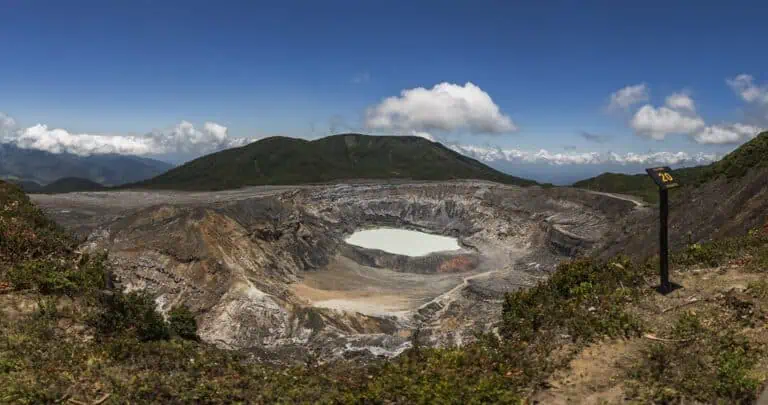 Before The Decisive Moment | A Blog to Share Photography Knowledge and Inpire Exploration 35 Poás Volcano Costa Rica: Expert Photography Tips for Active Landmark.
