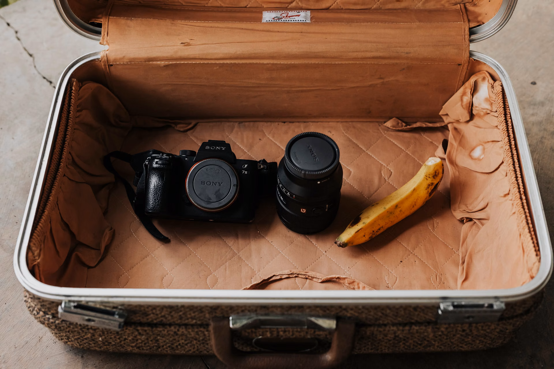 Before The Decisive Moment | A Blog to Share Photography Knowledge and Inpire Exploration 18 The Ultimate Minimalist Travel Photography Kit: Focus, Lightness, and Impact