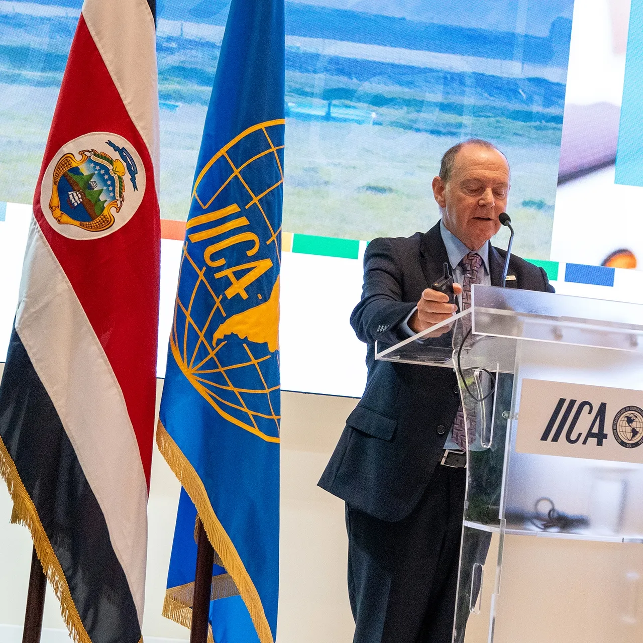 Editorial news coverage Costa Rica