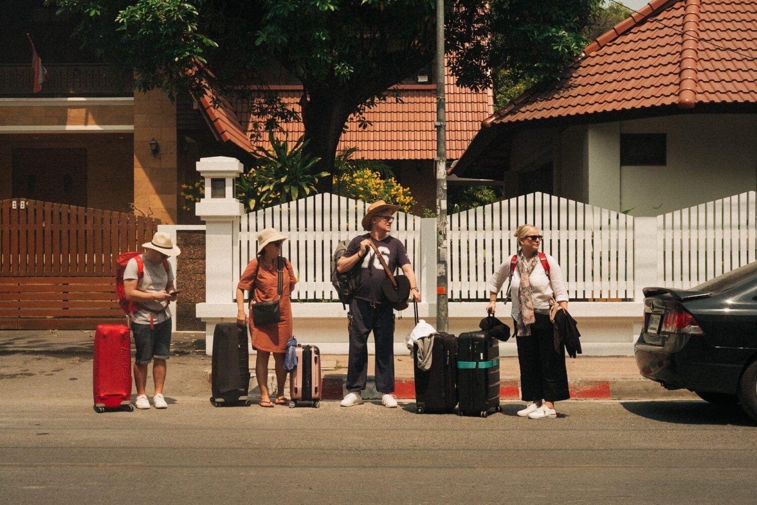 Tourist traveler photographer costa rica 30 What characteristics separate a traveler than a tourist? The outfit, the luggage, or the travel schedule? Maybe is just in the inside, something you see with the right kind of eyes.