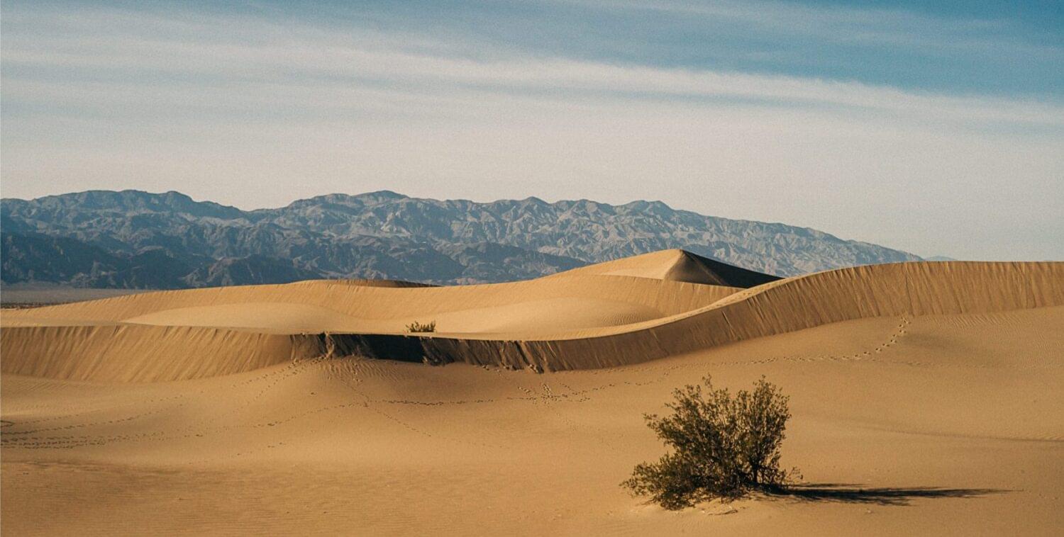 outdoor photography light guide a dessert scene in death valley usa